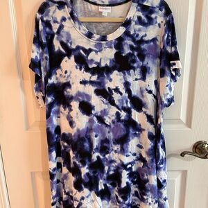 LuLaRoe “Erika” Blue, Black and White Tie-Dye Short Sleeve Top